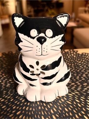 Burton & Burton Collectible Chester The Cat Tea Light